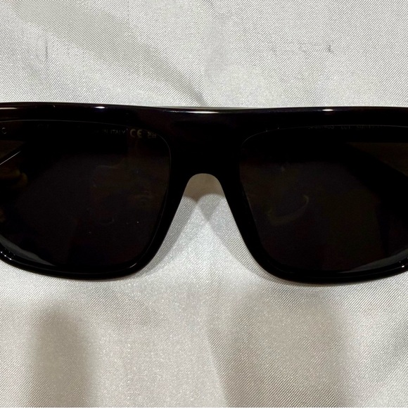 Gucci Men’s Sunglasses - Picture 3 of 9